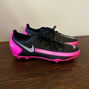 Nike Phantom Soccer Cleats